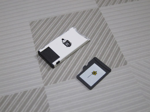 �f�W�^���n���l�Y�~�Q�@microSD�J�[�h