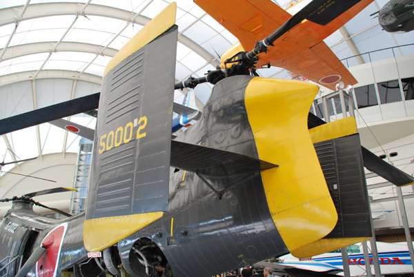 ����q�󔭏ˋL�O��