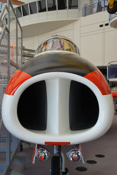 ����q�󔭏ˋL�O��