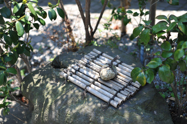 �L���א_��