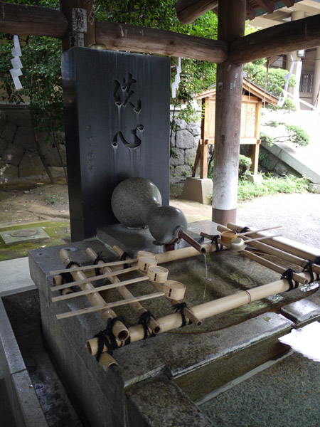 �����_�Ђ̎萅