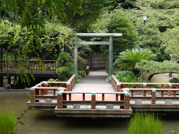 �����L�O�ق̒���