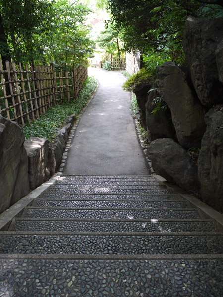 �����ЂɂȂ��铹