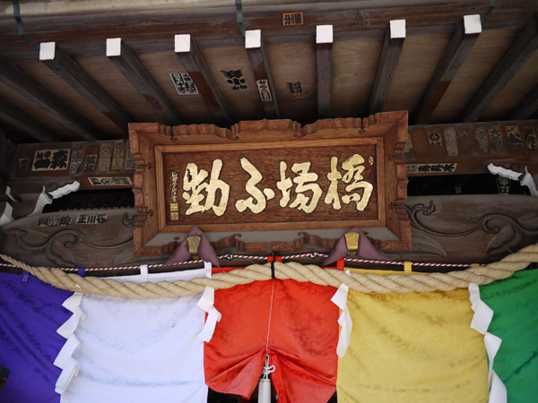 ����s����