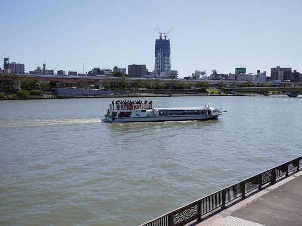 ���ݓr���̓����X�J�C�c���[�̎ʐ^