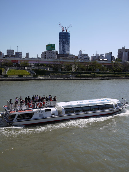 ���ݓr���̓����X�J�C�c���[�̎ʐ^