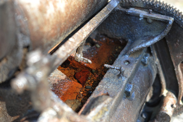 �֓���k�Ђ̒ܐՁ@�@�B�̎c�[