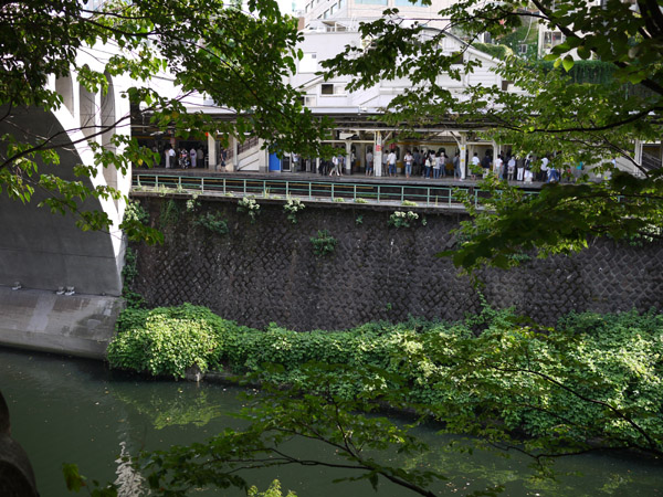 �O�x�ʂ肩��̒���