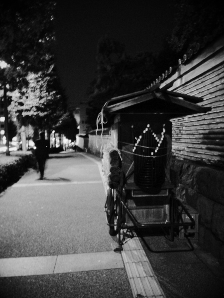 �d�e����