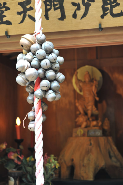 ������V��