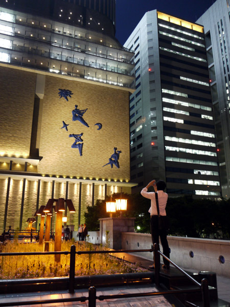 ���V���t�F�X�e�B�o���^���[���B�e����l