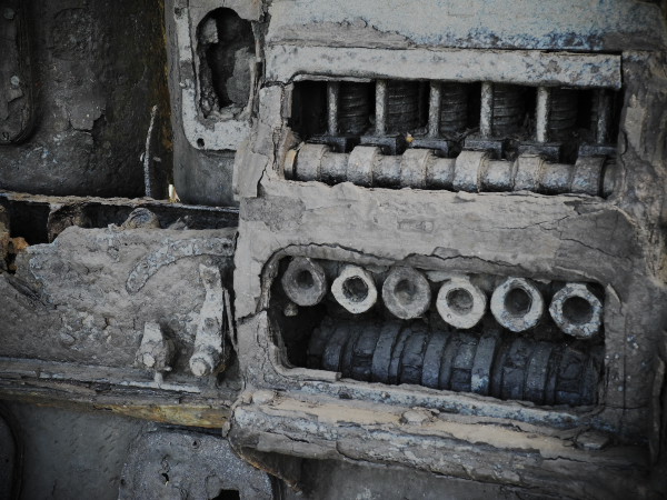 �V�؏�ɂ����ܕ����ۃG���W���̎ʐ^