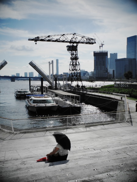 �s���t�C�������̃N���[���̃��j�������g