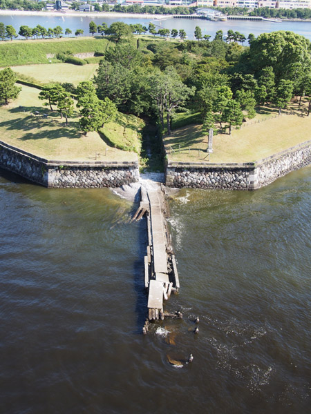 ���C���{�[�u���b�W�̗V�����T�E�X���[�g�i����ꑤ�j