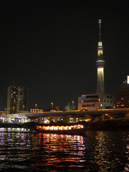 ���c��̓����X�J�C�c���[�Ɖ��`�D�̖�i