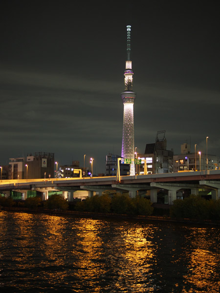 ���c��̓����X�J�C�c���[�Ɖ��`�D�̖�i