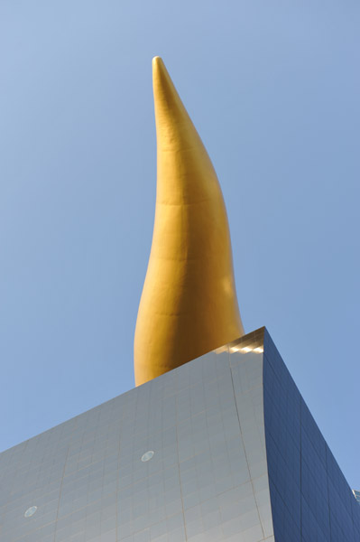 �󑐂̐�ɕ����ԔϔY