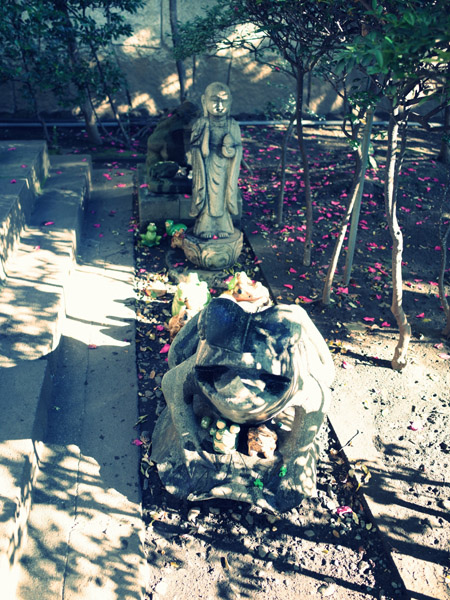 ������蒬�̍��w�r���X�ɂ��镽����̎�˂̊^