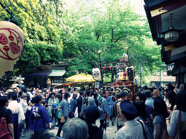 �R�Ԃ̏��肪�؂ɂЂ����������}