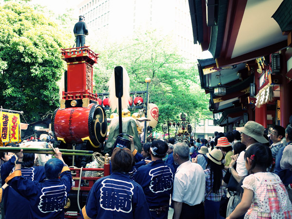 �ԍ�R�����}�_�БO�̎R���܂�̎R�ԕ��i